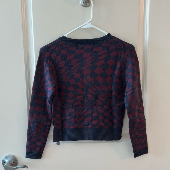 DAYDREAMER PLUM BERRY WAVE FITTED CARDIGAN - Picture 10 of 16